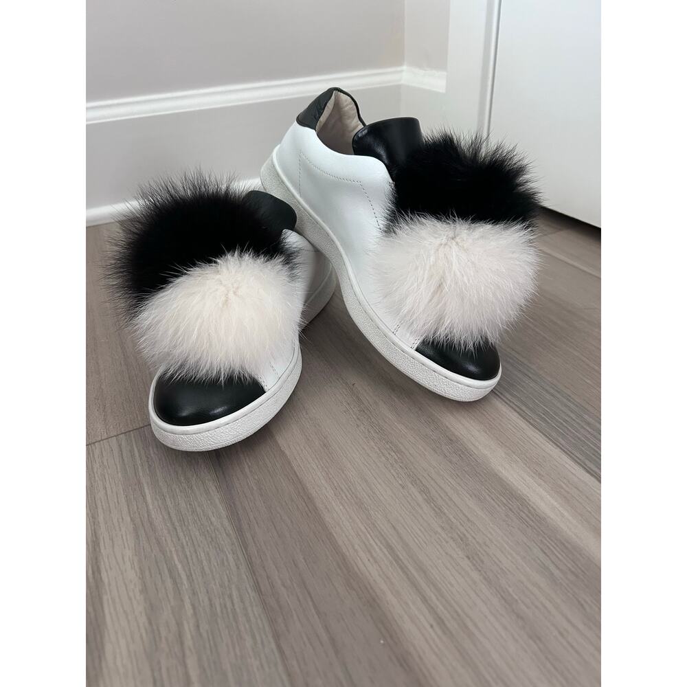 JOSHUA SANDERS
White Leather Trainers with Pom Pom .Size 35, no box